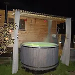 Luxury Log With Wood Fired Hot Tub Chalet