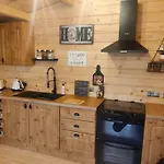 Luxury Log With Wood Fired Hot Tub