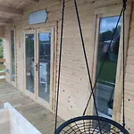 Luxury Log With Wood Fired Hot Tub * Moville
