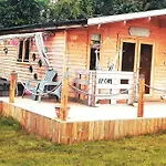 Chalet Luxury Log With Wood Fired Hot Tub *