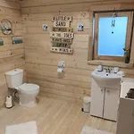 Luxury Log With Wood Fired Hot Tub * Moville