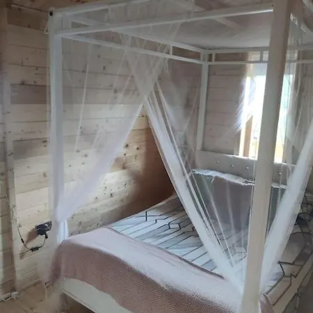 Luxury Log With Wood Fired Hot Tub 木屋 莫维尔