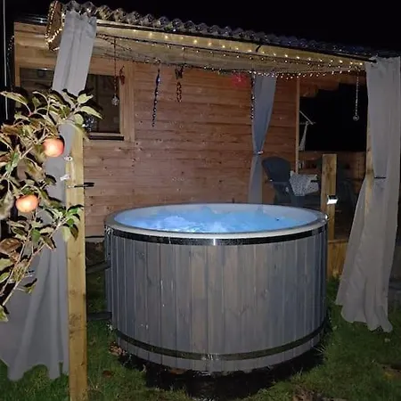 木屋 Luxury Log With Wood Fired Hot Tub