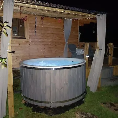 Chalet Luxury Log With Wood Fired Hot Tub *