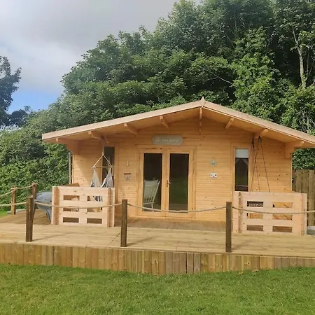 Chalet Luxury Log With Wood Fired Hot Tub