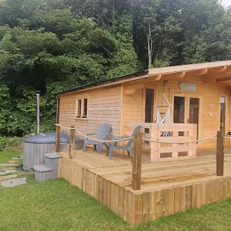 Chalet Luxury Log With Wood Fired Hot Tub