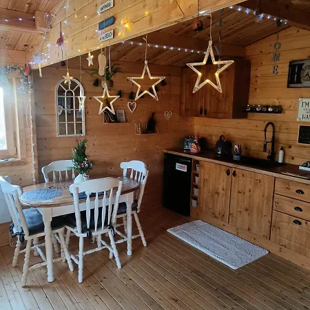 Chalet Luxury Log With Wood Fired Hot Tub
