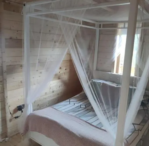 Luxury Log With Wood Fired Hot Tub Шале Мовилл