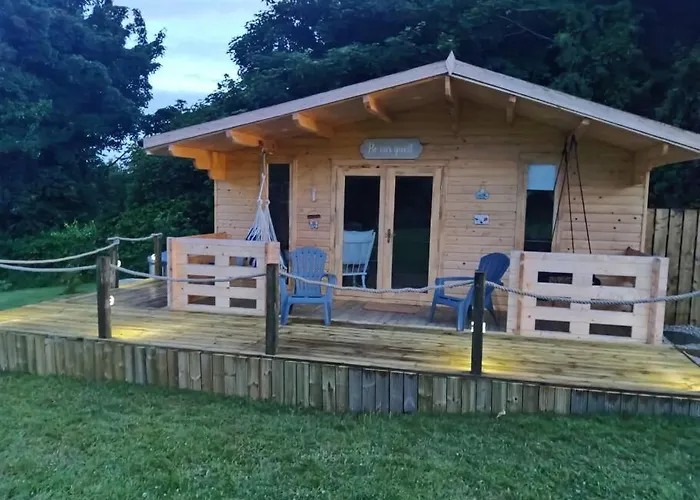 Luxury Log With Wood Fired Hot Tub