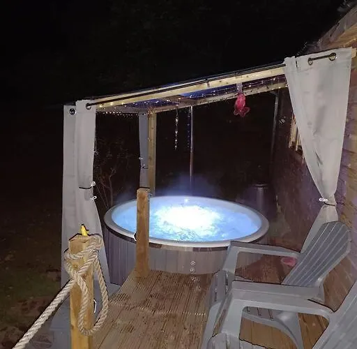 Luxury Log With Wood Fired Hot Tub Шале Мовилл