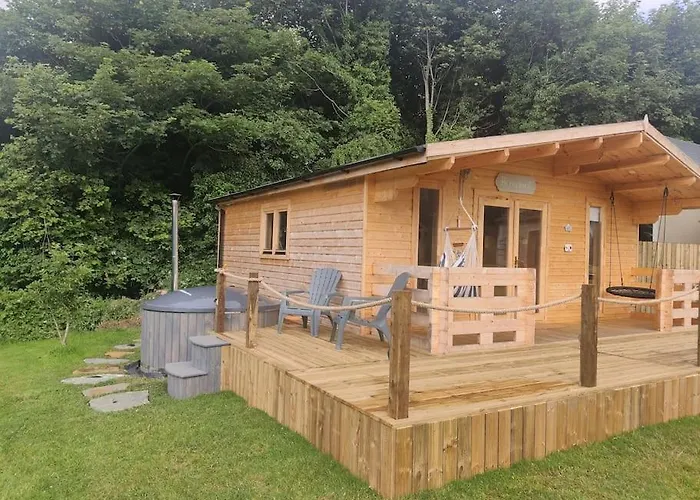 Шале Luxury Log With Wood Fired Hot Tub