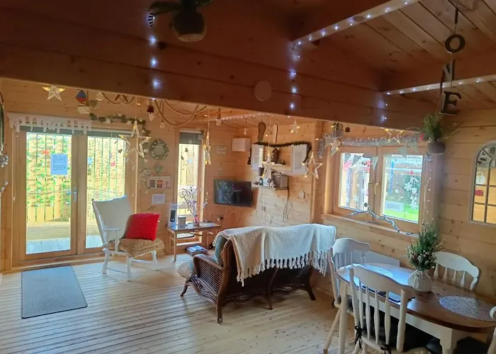 Luxury Log With Wood Fired Hot Tub Шале Мовилл