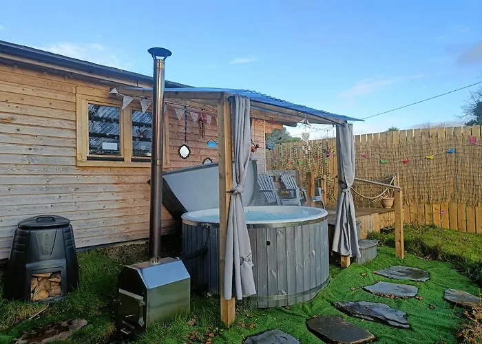 Luxury Log With Wood Fired Hot Tub * Мовилл