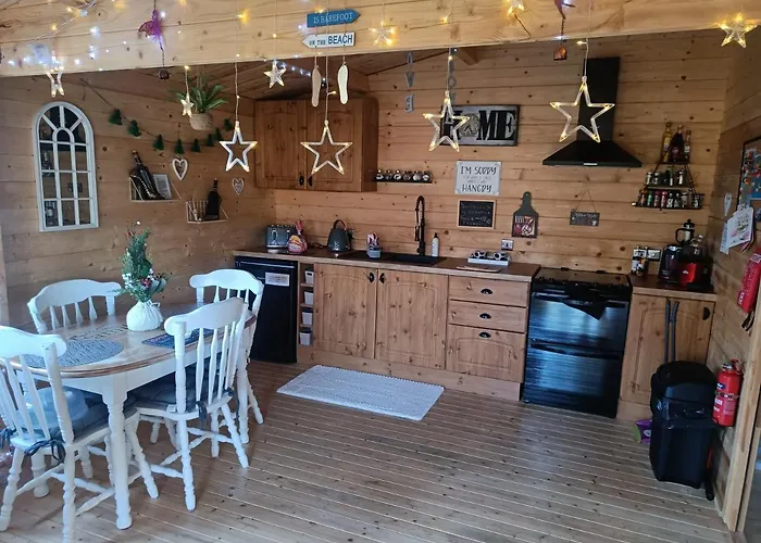 Luxury Log With Wood Fired Hot Tub Шале Мовилл